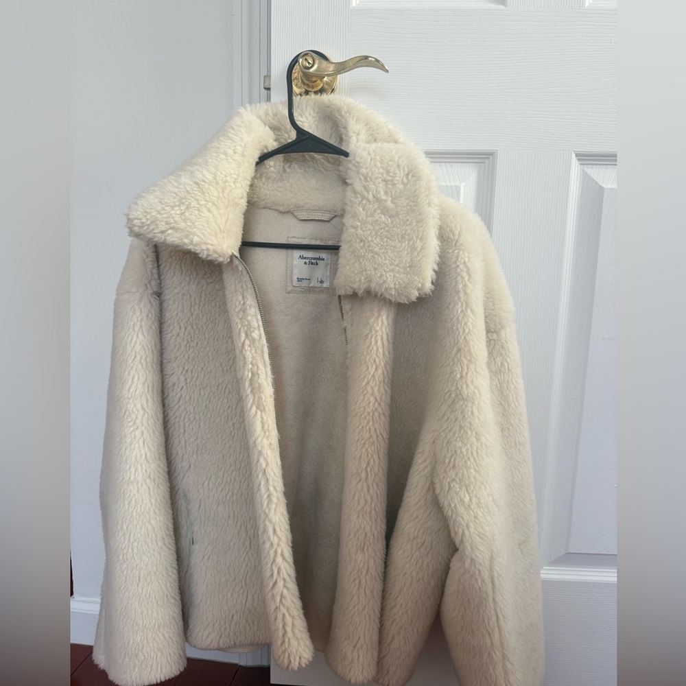 Abercrombie Women's Cream Faux Fur Coat